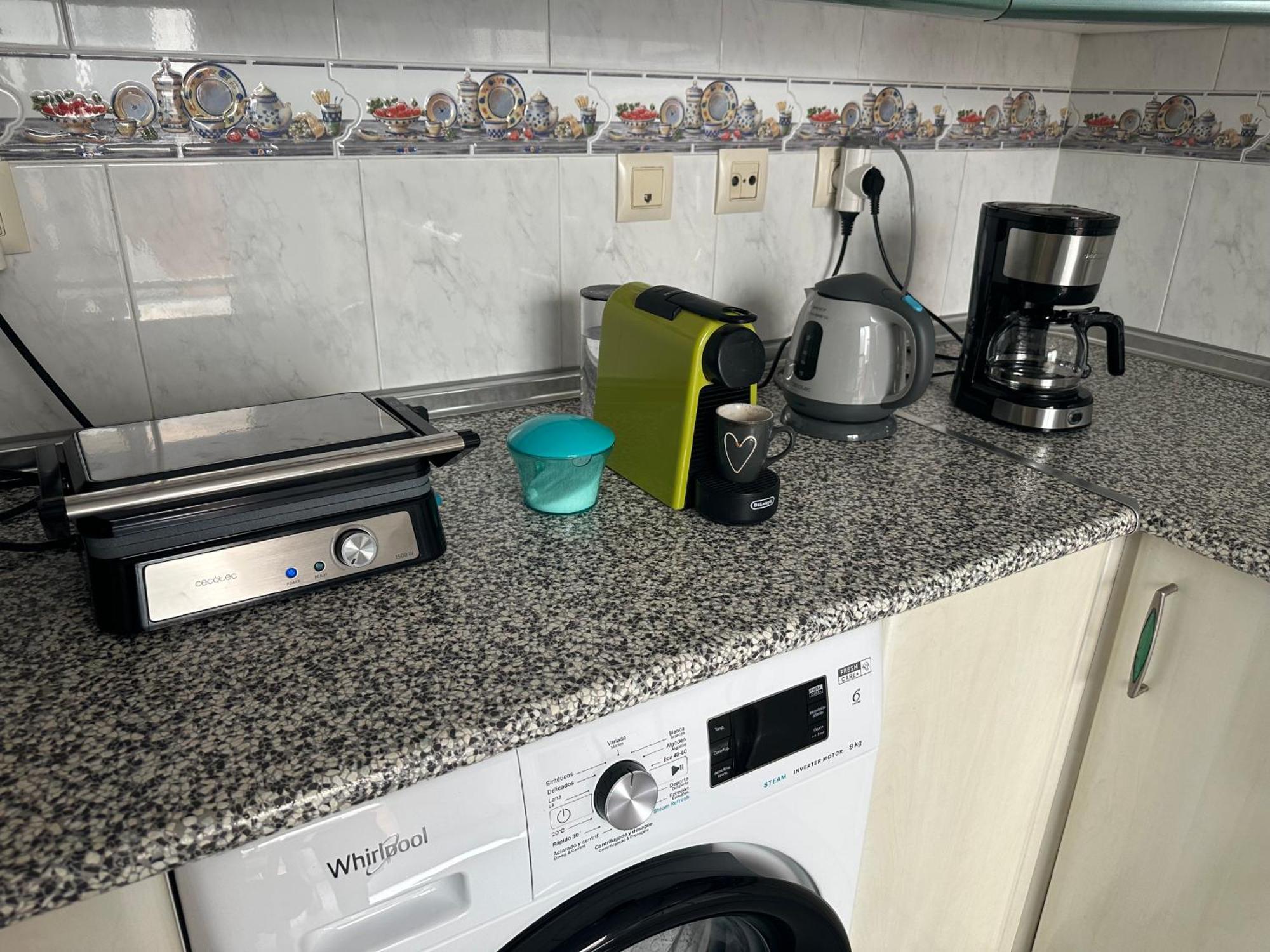 Almeria Centro Habitacion Privada En Apartamento Compartido Eksteriør billede