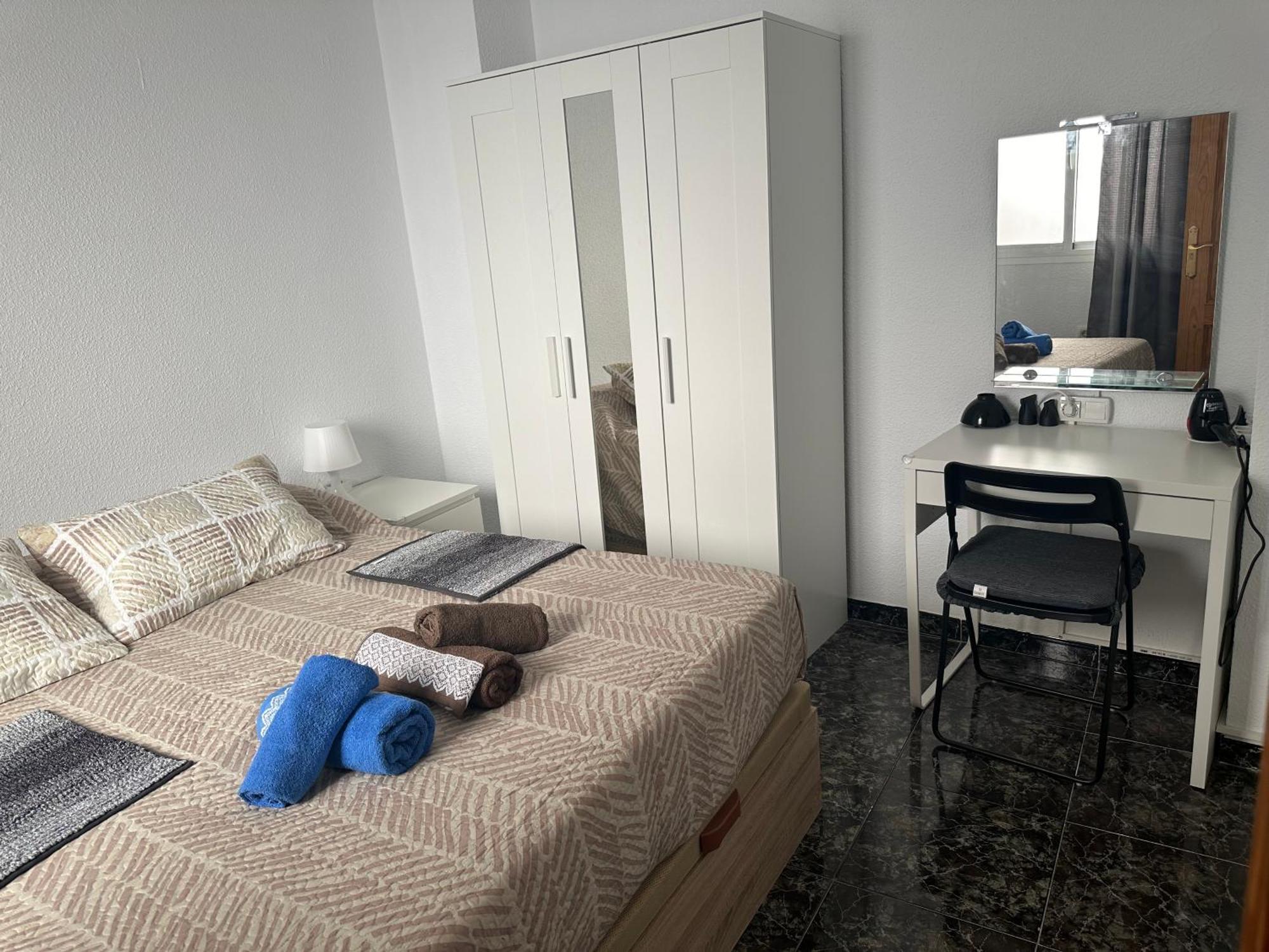 Almeria Centro Habitacion Privada En Apartamento Compartido Eksteriør billede