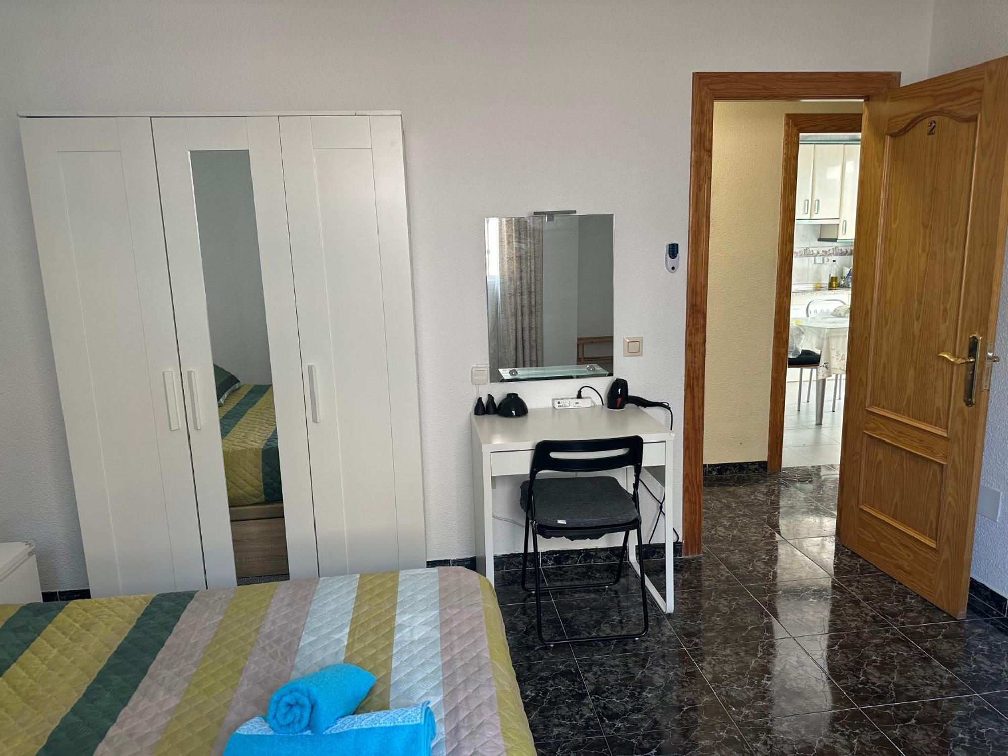 Almeria Centro Habitacion Privada En Apartamento Compartido Eksteriør billede