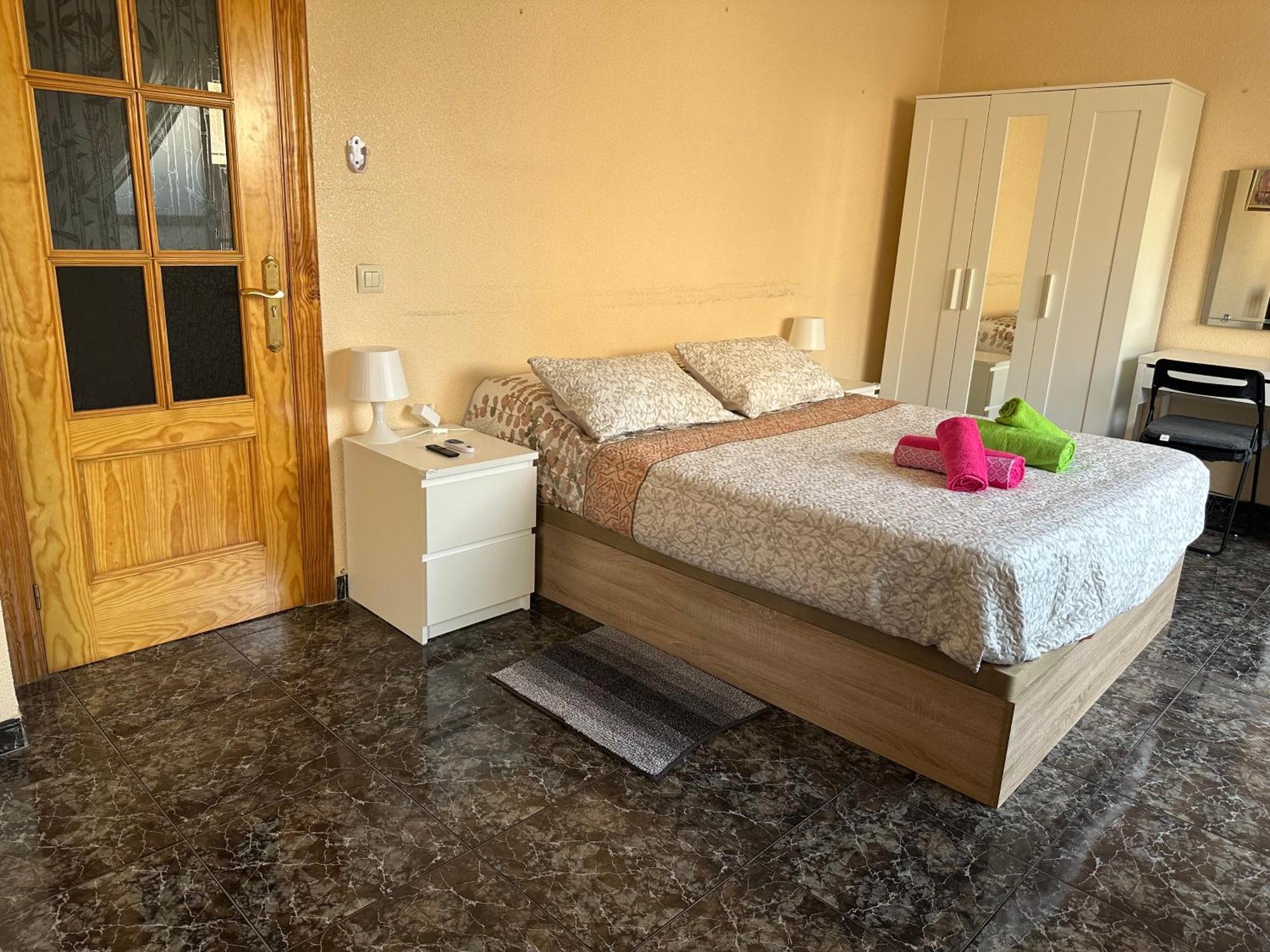 Almeria Centro Habitacion Privada En Apartamento Compartido Eksteriør billede