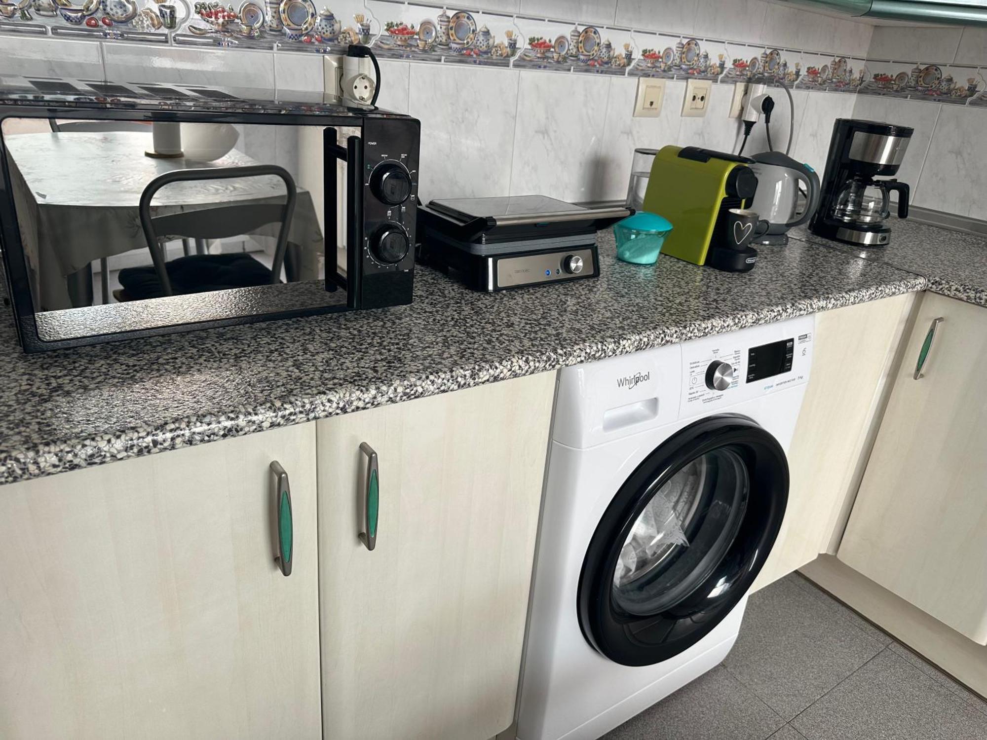 Almeria Centro Habitacion Privada En Apartamento Compartido Eksteriør billede