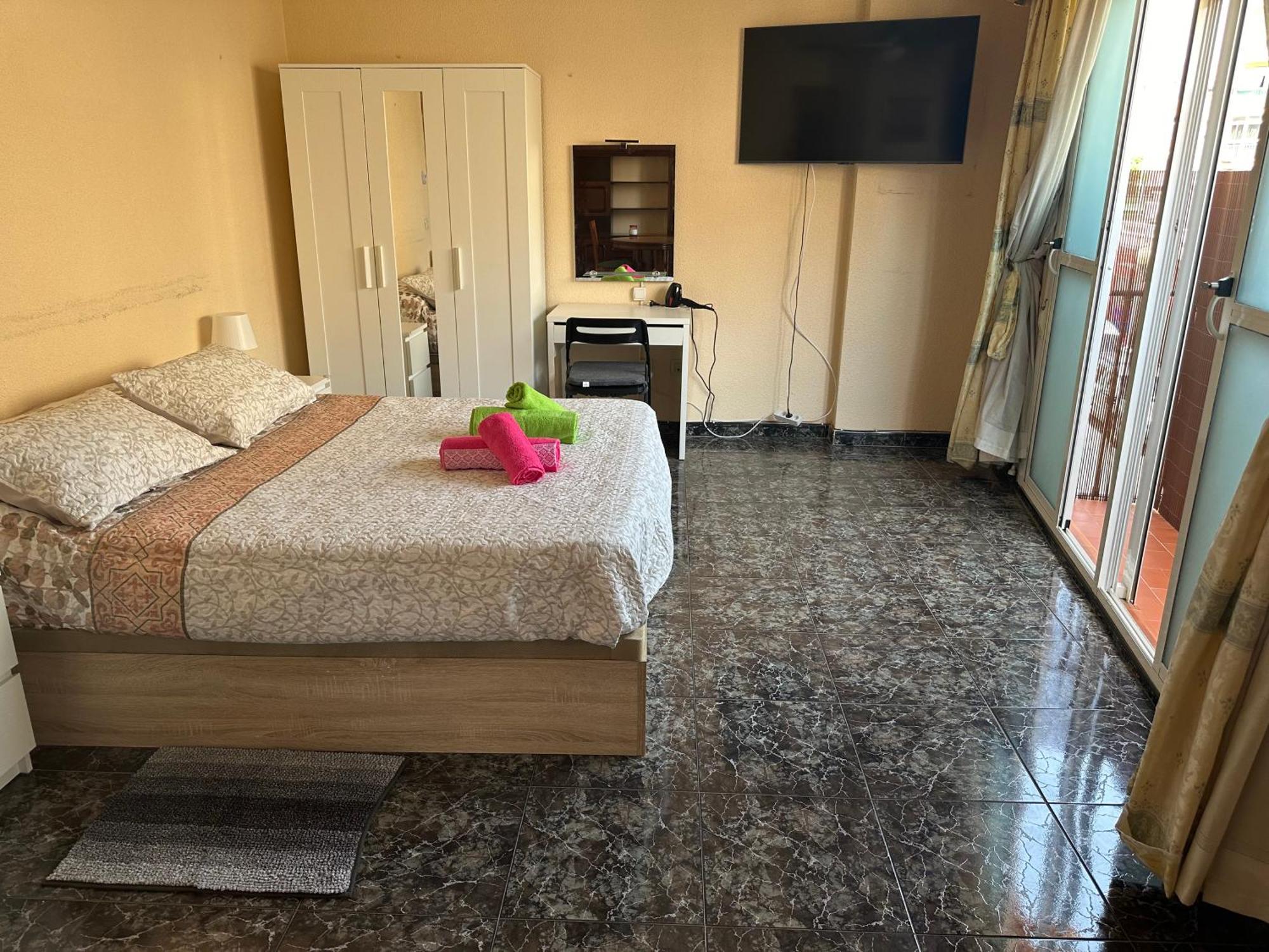 Almeria Centro Habitacion Privada En Apartamento Compartido Eksteriør billede