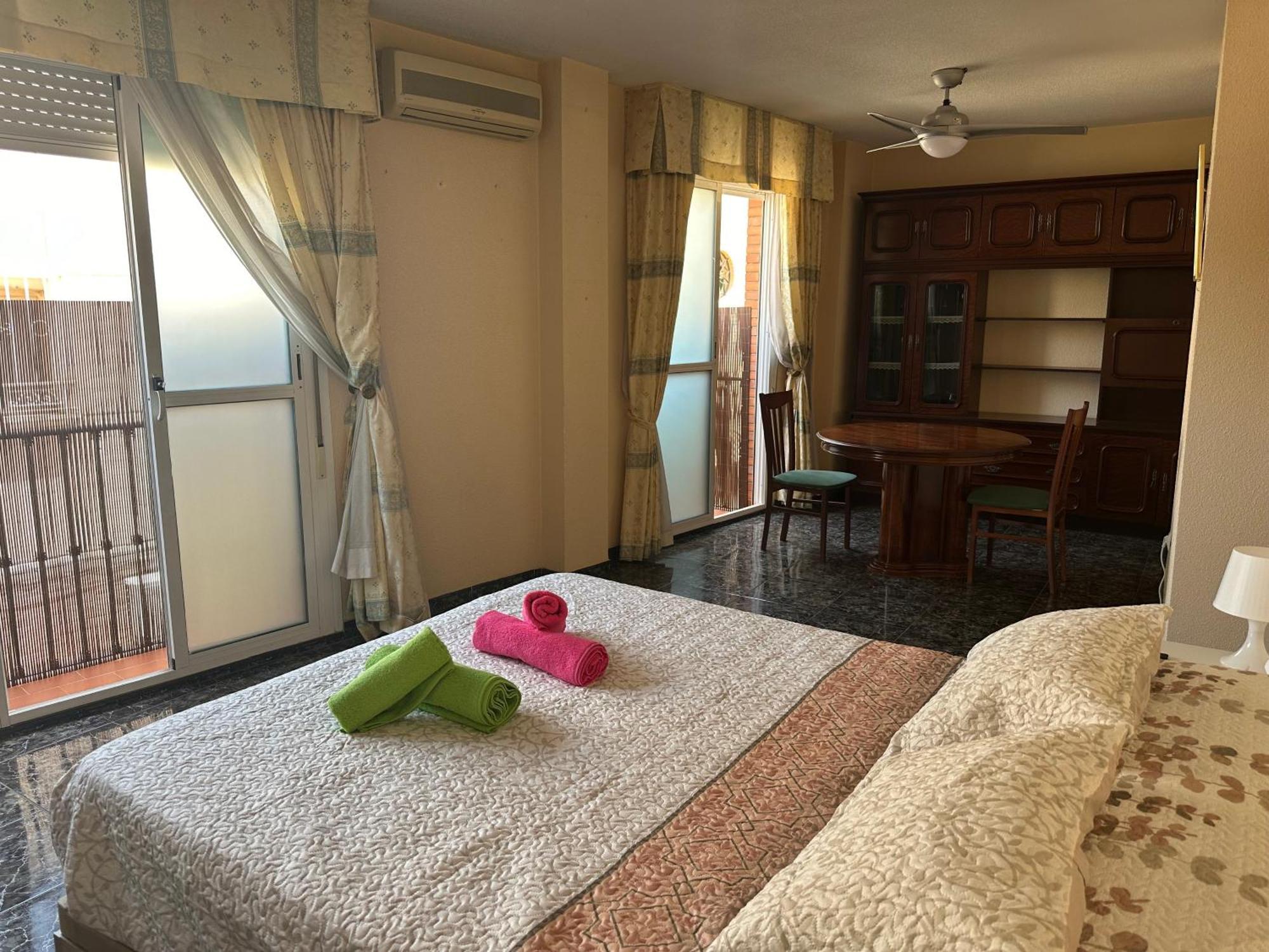 Almeria Centro Habitacion Privada En Apartamento Compartido Eksteriør billede