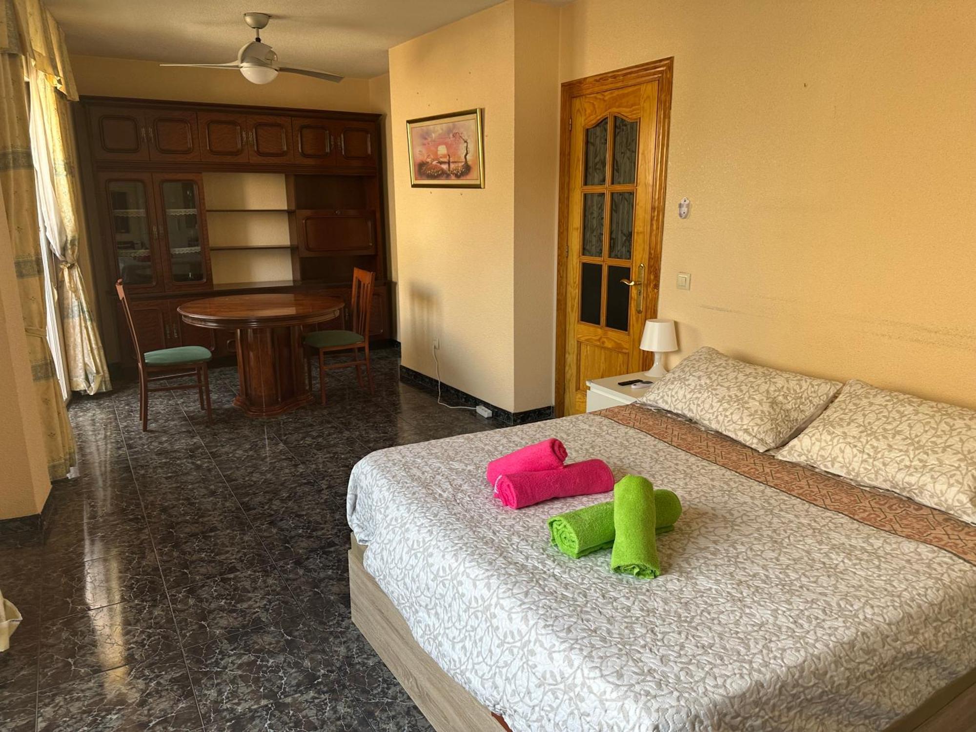 Almeria Centro Habitacion Privada En Apartamento Compartido Eksteriør billede