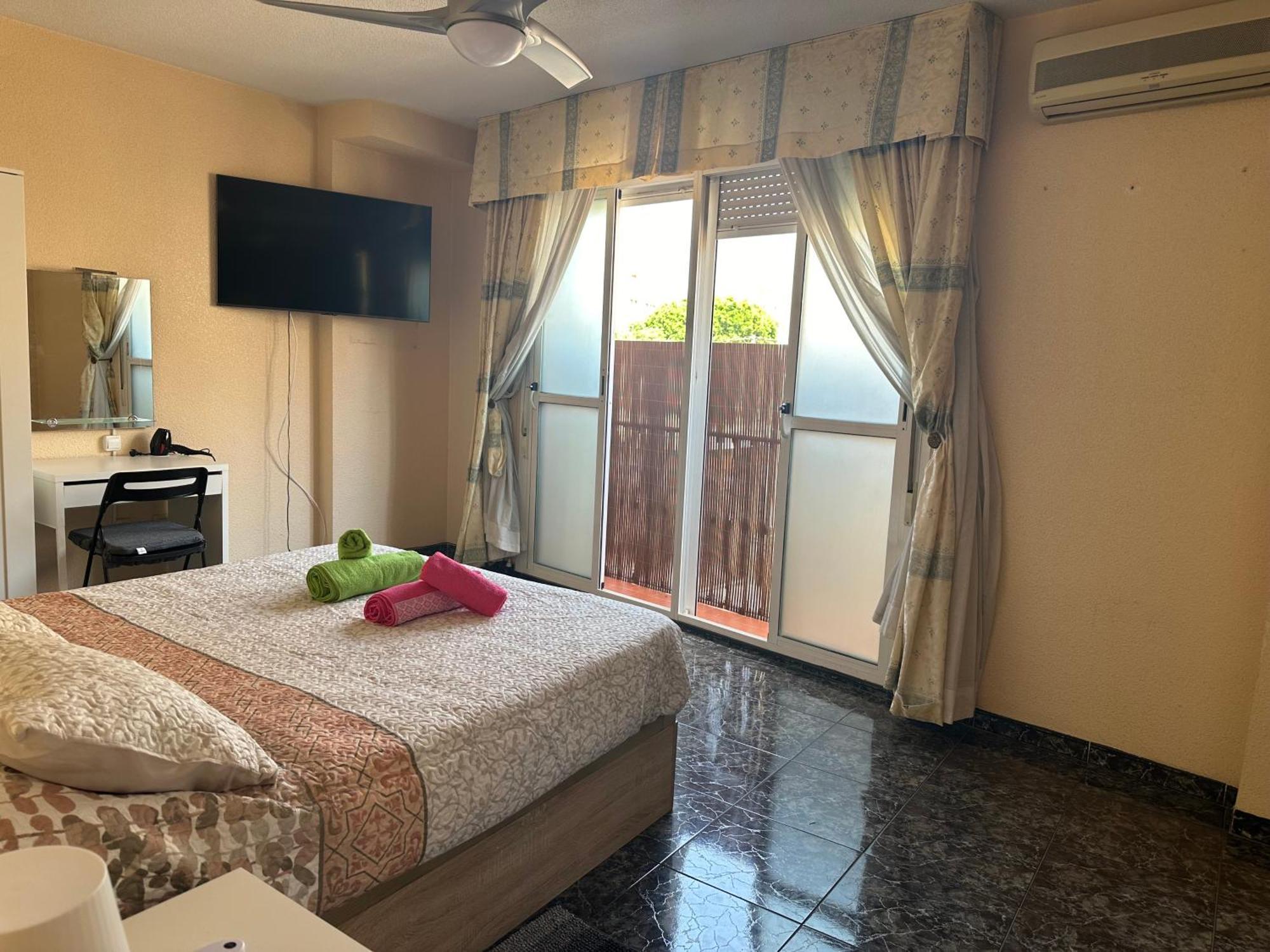 Almeria Centro Habitacion Privada En Apartamento Compartido Eksteriør billede