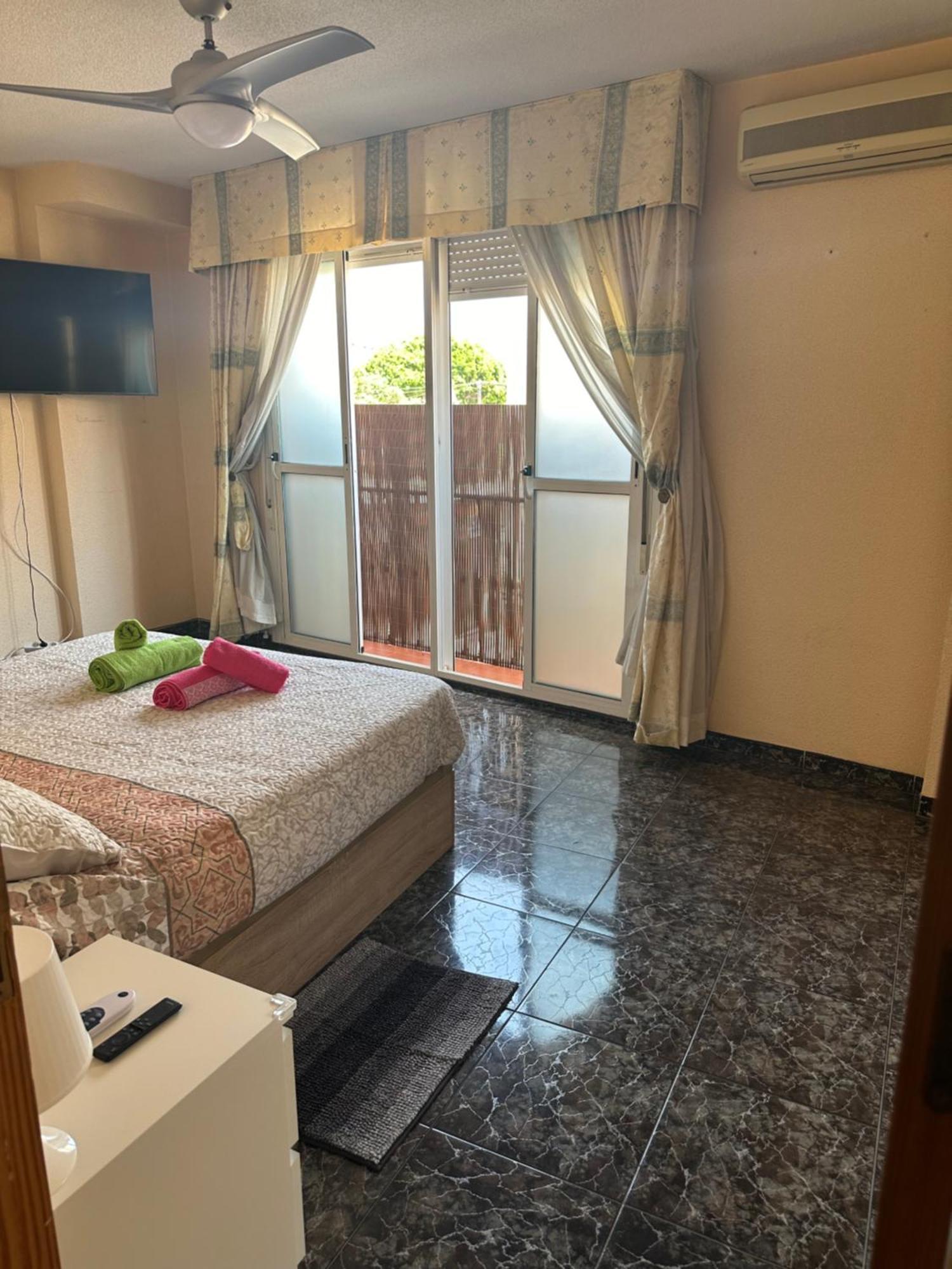 Almeria Centro Habitacion Privada En Apartamento Compartido Eksteriør billede