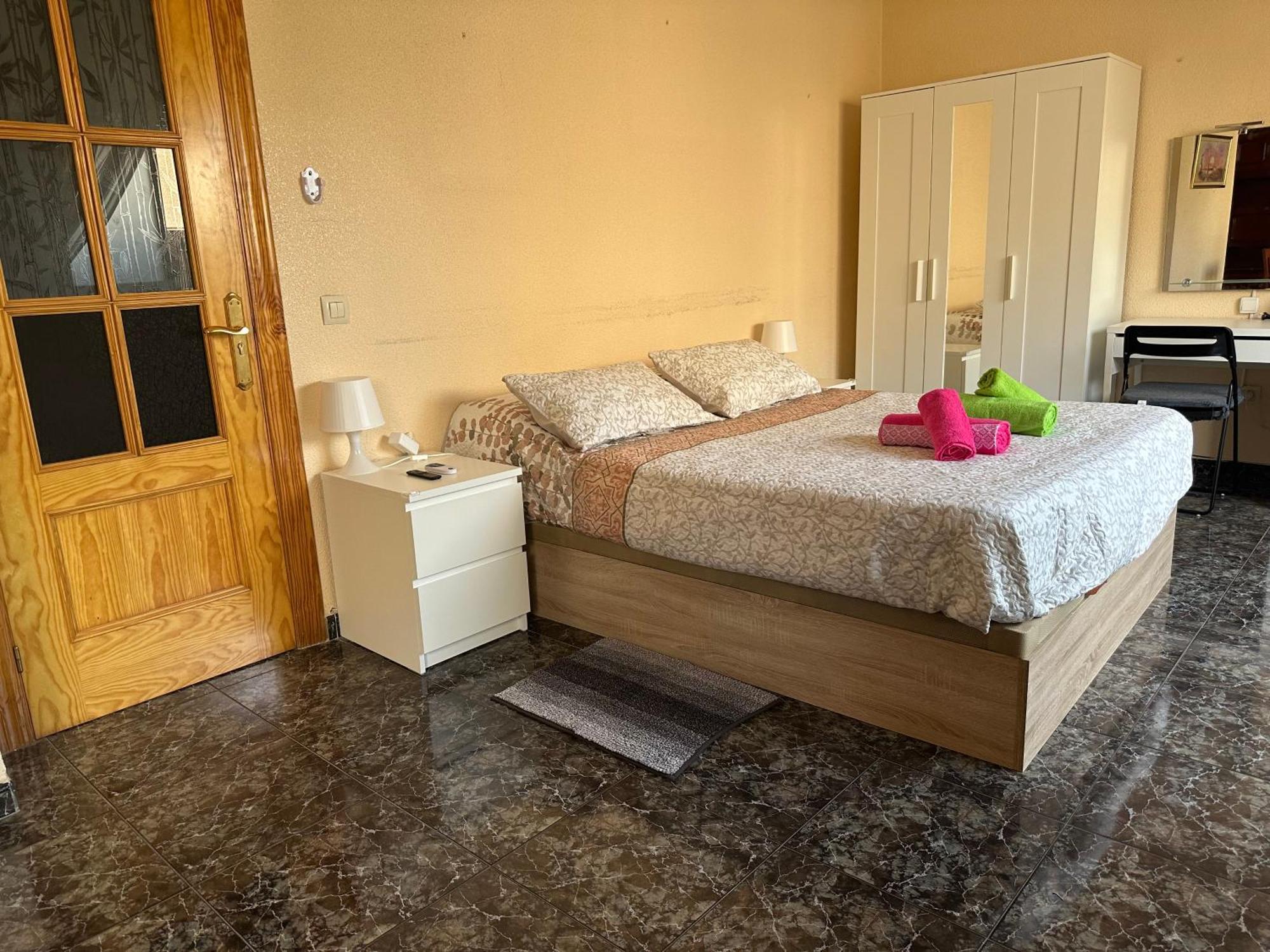 Almeria Centro Habitacion Privada En Apartamento Compartido Eksteriør billede