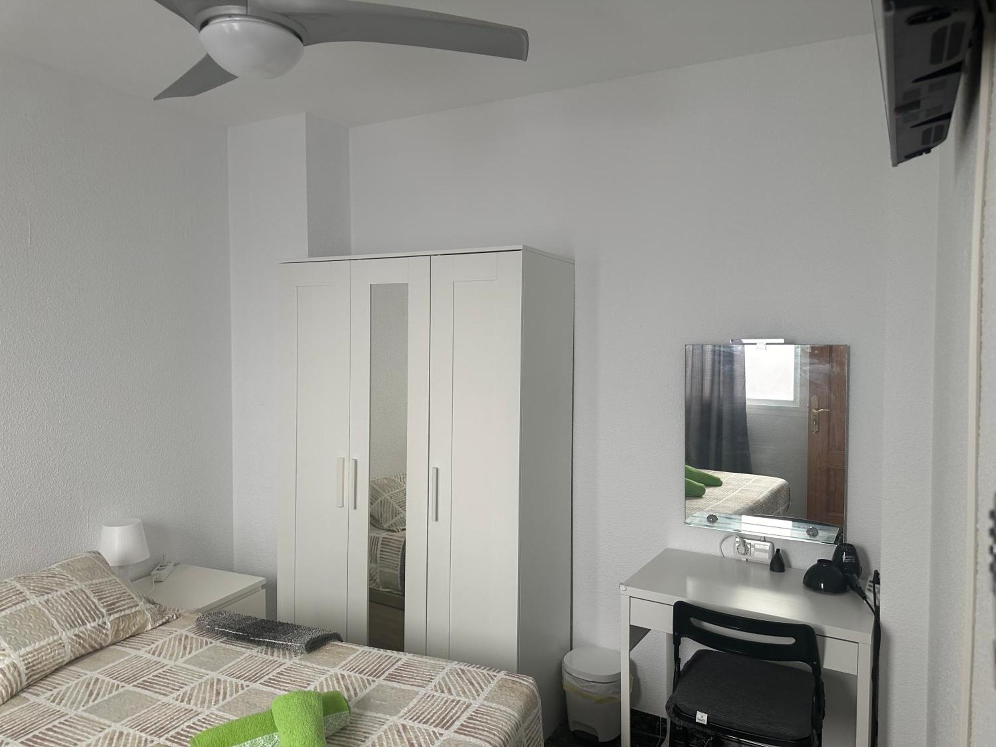 Almeria Centro Habitacion Privada En Apartamento Compartido Eksteriør billede