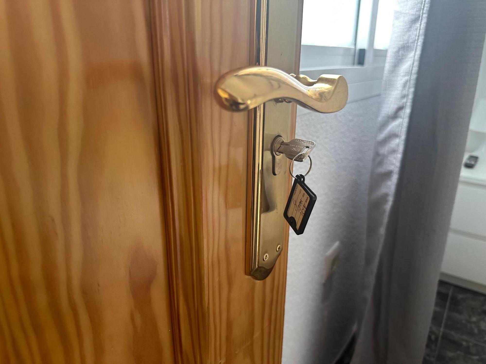 Almeria Centro Habitacion Privada En Apartamento Compartido Eksteriør billede