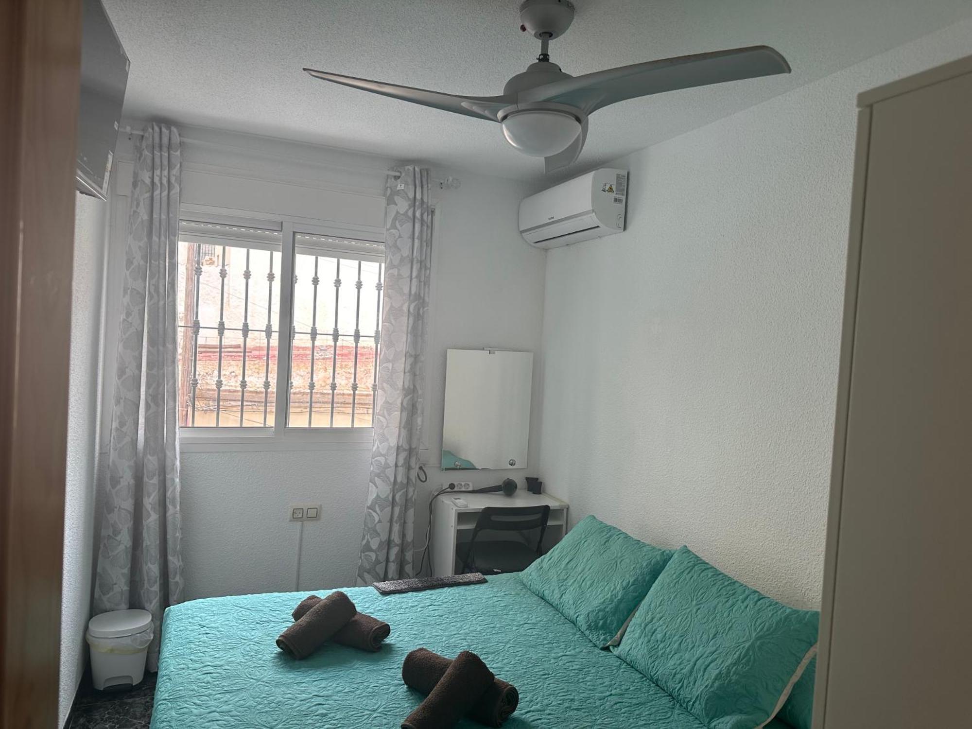Almeria Centro Habitacion Privada En Apartamento Compartido Eksteriør billede