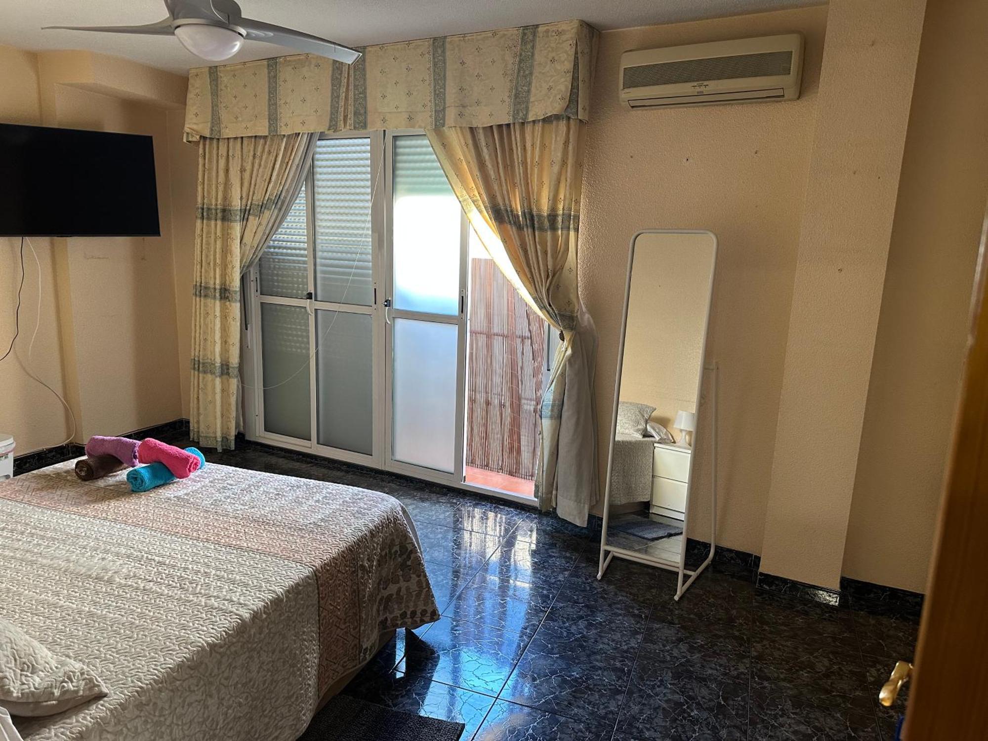 Almeria Centro Habitacion Privada En Apartamento Compartido Eksteriør billede